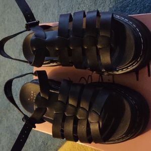 Fisherman sandals size 8